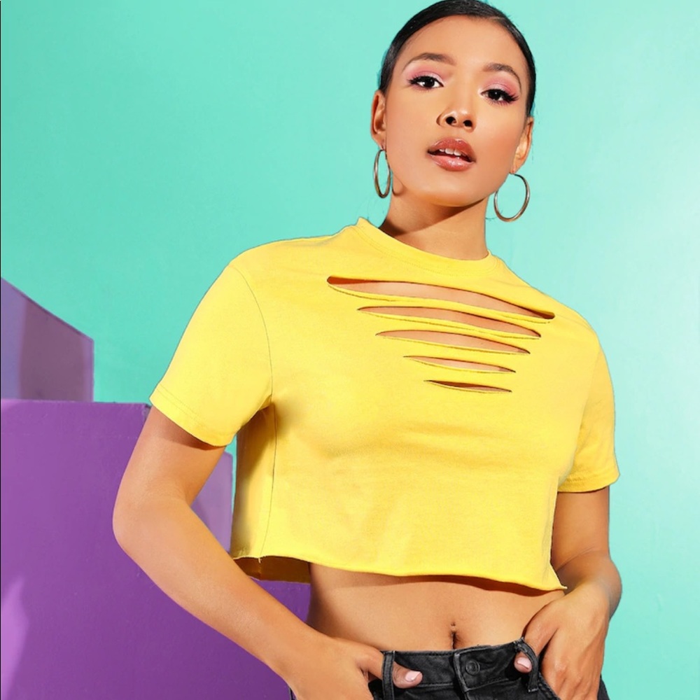 💛 Yellow crop top 💛